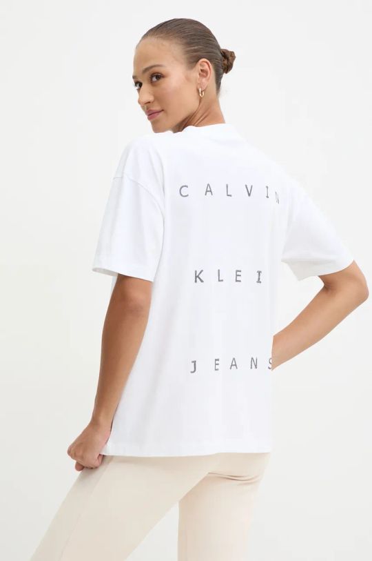 Bavlněné tričko Calvin Klein Jeans kulatý bílá J20J225390