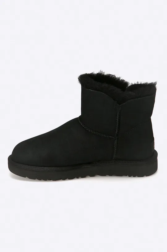 UGG suede snow boots Mini Bailey Button II <p> Uppers: Sheepskin Inside: Merino wool Outsole: Synthetic material</p>