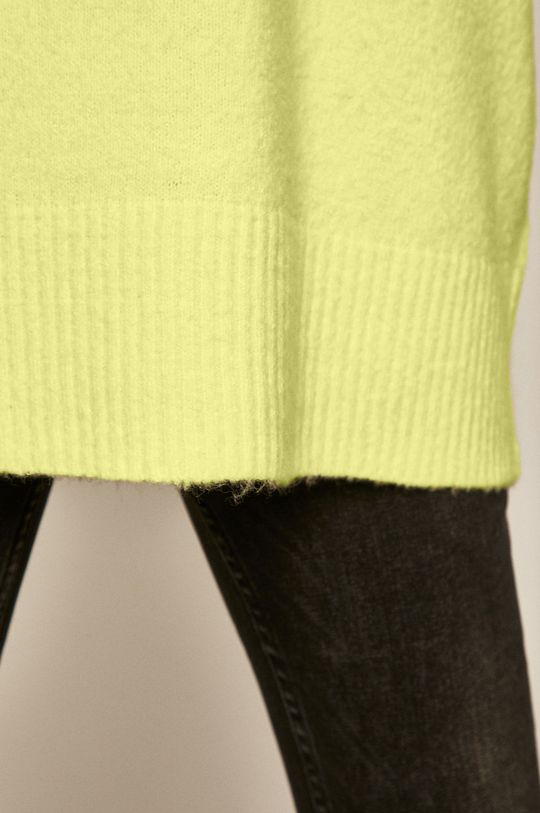 Sweter damski ze spiczastym dekoltem żółty Damski