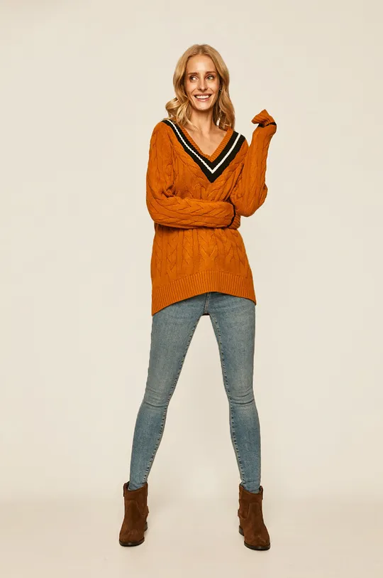 Sweter damski ze spiczastym dekoltem pomarańczowy żółty