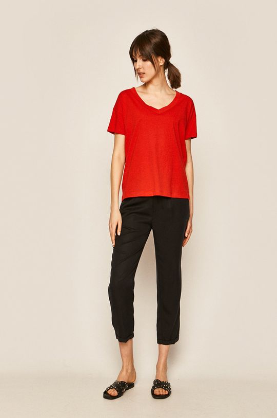 T-shirt damski ze spiczastym dekoltem czerwony czerwony