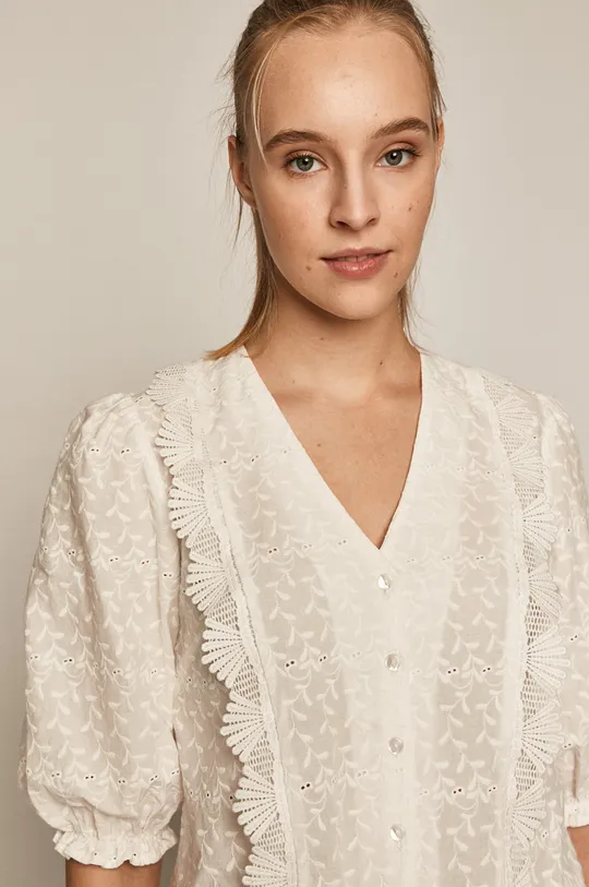 biały Bawełniana bluzka damska z ozdobnymi haftami biała