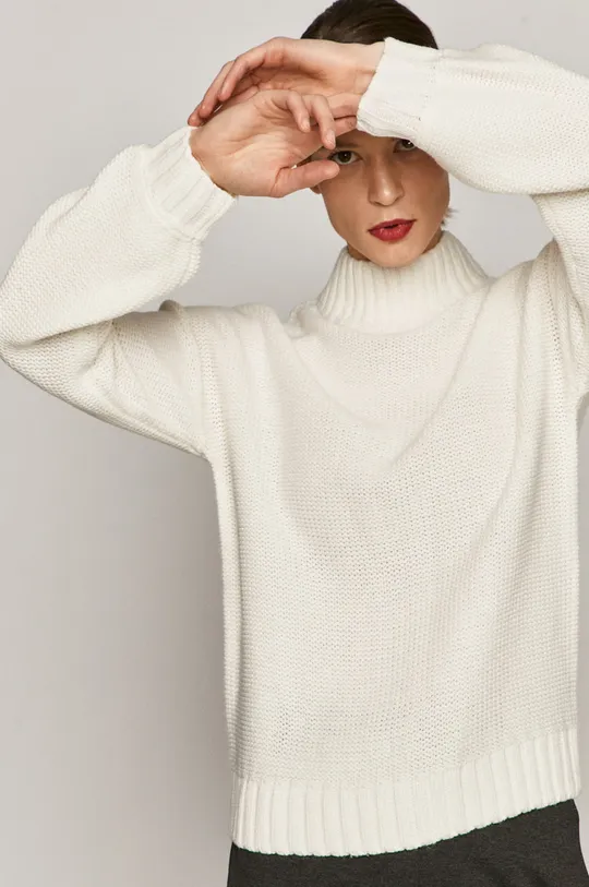 biały Sweter damski z półgolfem biały