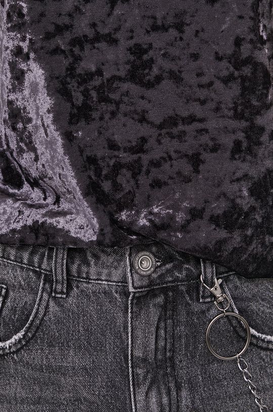 czarny Jeansowe szorty damskie z ozdobnymi wystrzępieniami czarne