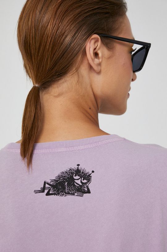 T-shirt bawełniany damski z nadrukiem Moomin fioletowy