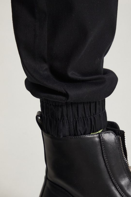czarny Spodnie damskie gładkie z kieszeniami czarne