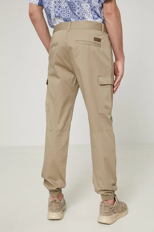 Spodnie męskie gładkie z kieszeniami beżowe 98 % Bawełna, 2 % Elastan