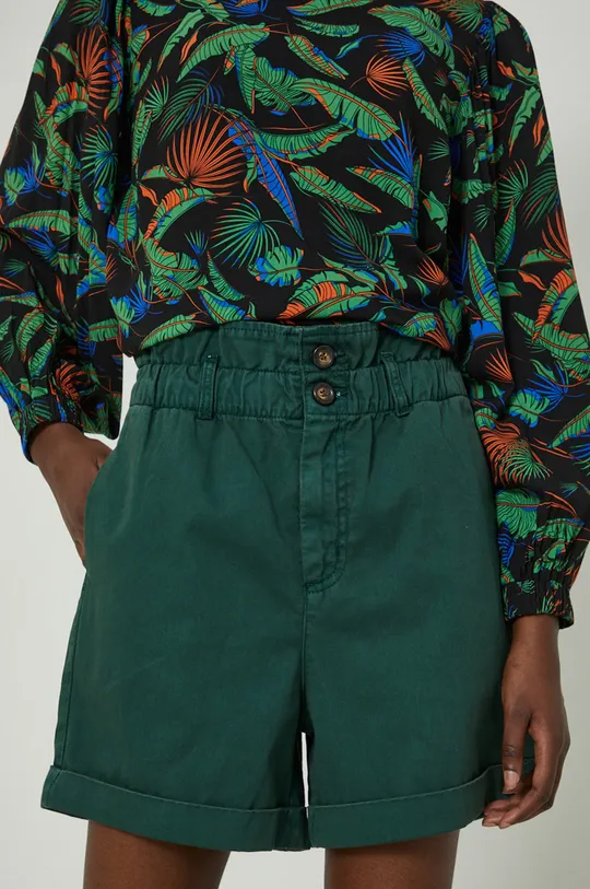Rifľové krátke nohavice zelená