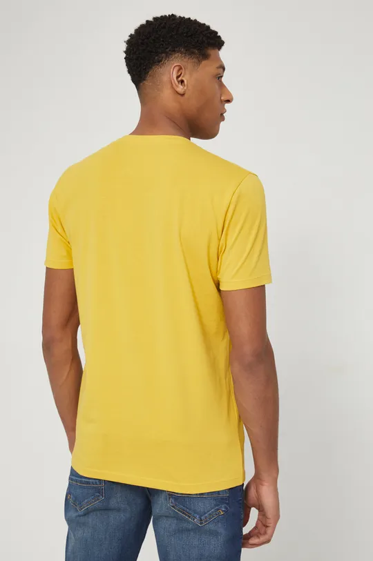 T-shirt bawełniany męski gładki z domieszką elastanu żółty <p>95 % Bawełna, 5 % Elastan</p>