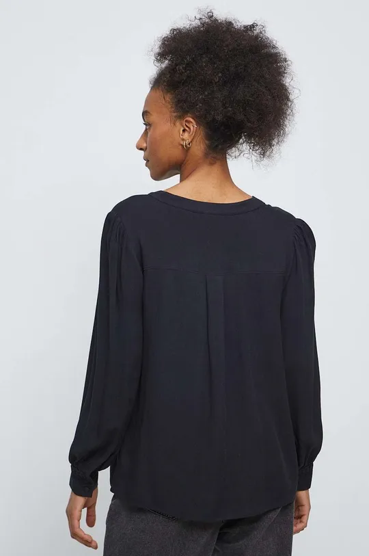 Bluzka damska z koronkowymi wstawkami kolor czarny 100 % Wiskoza