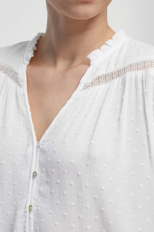 Bluzka damska ze wzorem strukturalnym kolor biały Damski