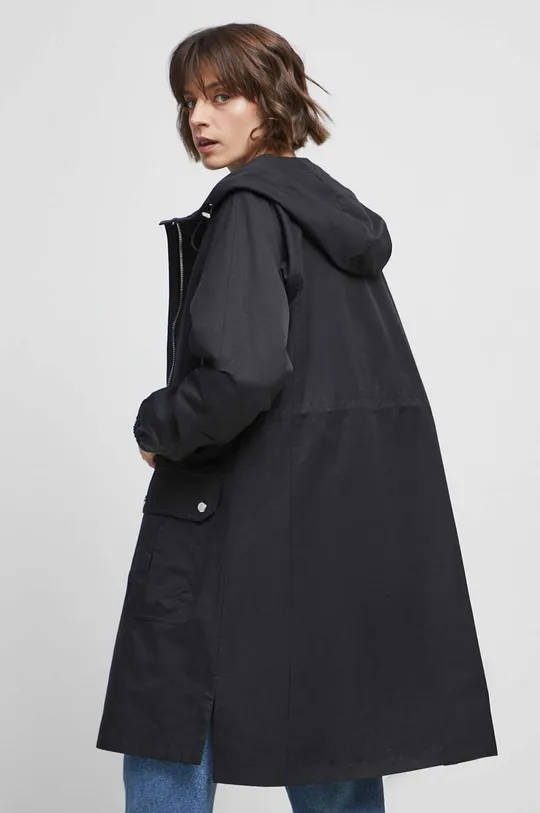 Kabát dámský jednobarevný černá barva  Hlavní materiál: 65 % Bavlna, 35 % Polyamid Podšívka 1: 100 % Bavlna Podšívka 2: 100 % Polyester
