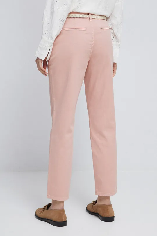 Kalhoty dámské růžová barva  Hlavní materiál: 98 % Bavlna, 2 % Elastan Jiné materiály: 100 % Bavlna