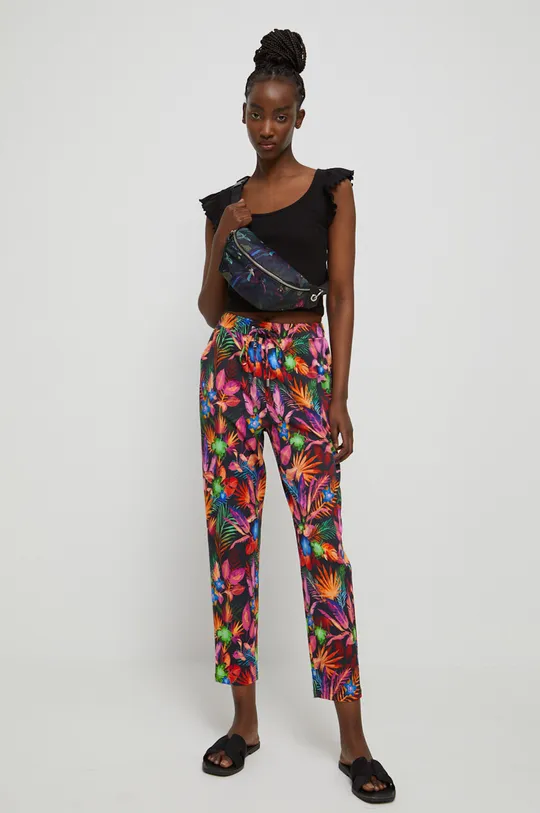 Spodnie damskie wzorzyste kolor multicolor multicolor