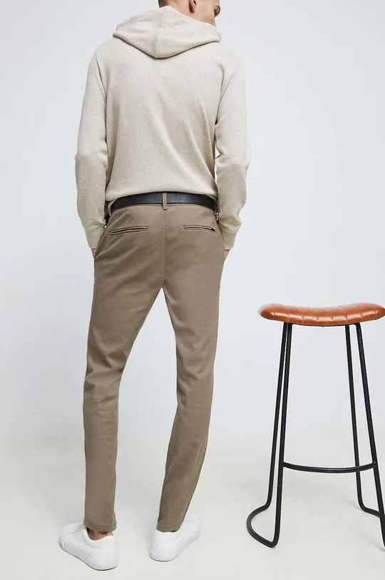 Spodnie męskie slim fit kolor brązowy Podszewka: 100 % Bawełna, Materiał 1: 98 % Bawełna, 2 % Elastan, Materiał 2: 100 % Bawełna