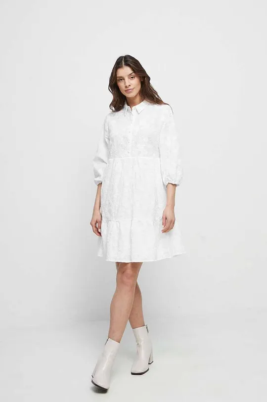 Sukienka bawełniana damska z ozdobnym haftem kolor biały biały
