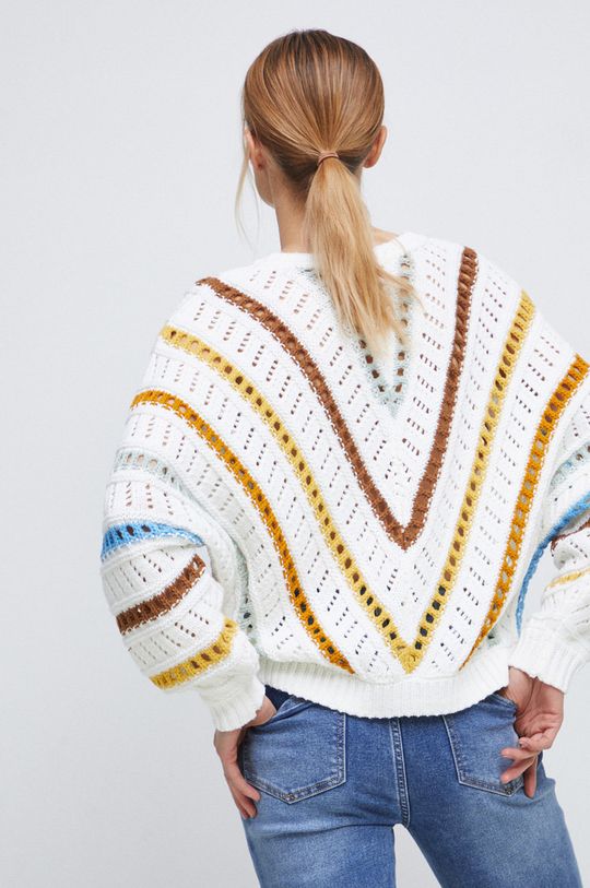 Sweter damski wzorzysty kolor beżowy 100 % Akryl