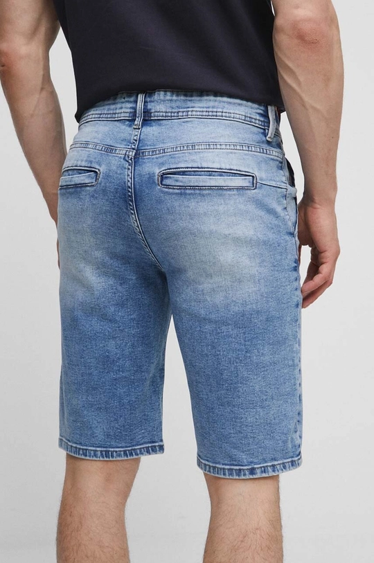 Jeans kratke hlače Medicine  Glavni material: 98 % Bombaž, 2 % Elastan Podloga: 100 % Bombaž