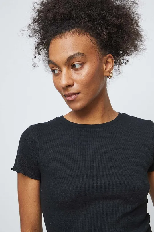 czarny T-shirt damski z fakturą kolor czarny
