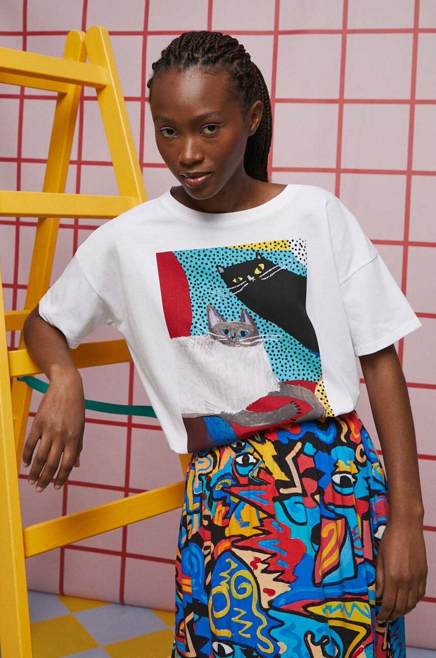 biały T-shirt bawełniany damski by Basia Flores, Grafika Polska, kolor biały Damski
