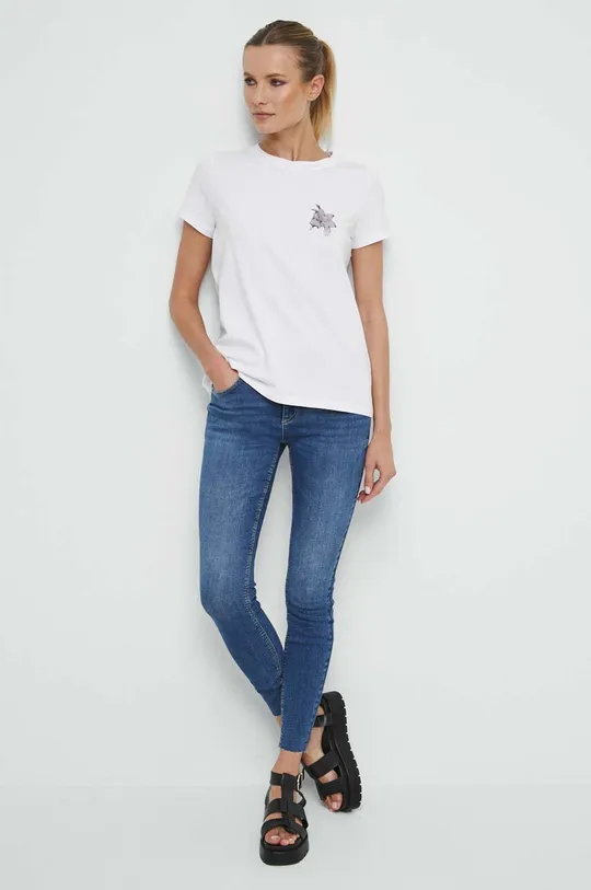 T-shirt bawełniany damski z nadrukiem z domieszką elastanu kolor biały biały