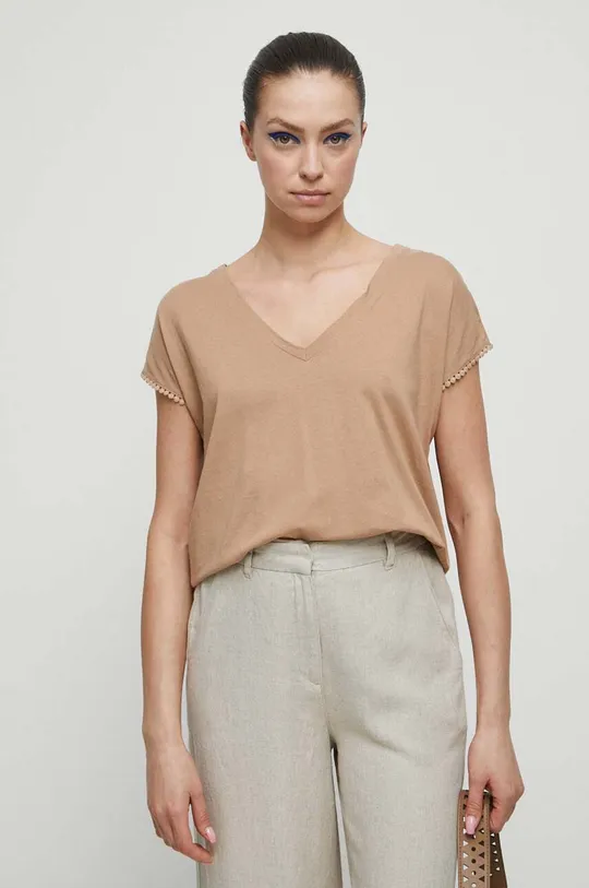 beżowy T-shirt bawełniany damski z ozdobną aplikacją z koronki kolor beżowy Damski