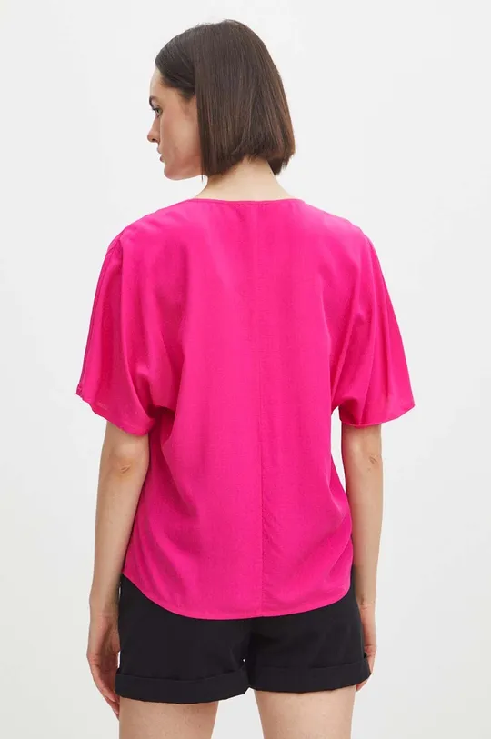 Bluzka damska gładka z ozdobnym elementem kolor różowy 100 % Wiskoza