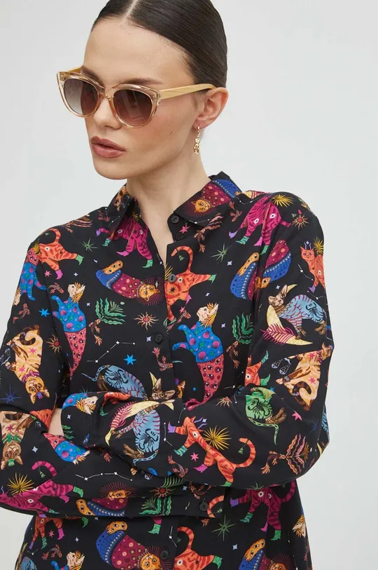 Košeľa dámska z kolekcie Deň mačiek so vzorom čierna farba Dámsky