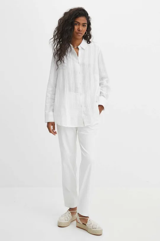 Bavlnená košeľa dámska oversize s textúrou biela farba <p>100 % Bavlna</p>
