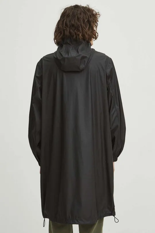 Nepremokavý kabát dámsky hladký čierna farba <p>60 % Polyester, 40 % Polyuretán</p>