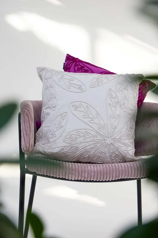 beżowy Poszewka dekoracyjna na poduszkę z ozdobną aplikacją 45 x 45 cm kolor beżowy Unisex