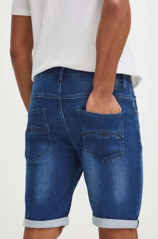 Jeans kratke hlače Medicine Glavni material: 77 % Bombaž, 22 % Poliester, 1 % Elastan Podloga: 100 % Bombaž