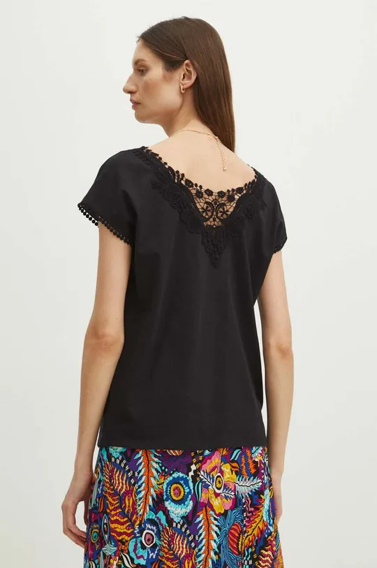 T-shirt bawełniany damski z ozdobną aplikacją kolor czarny 100 % Bawełna