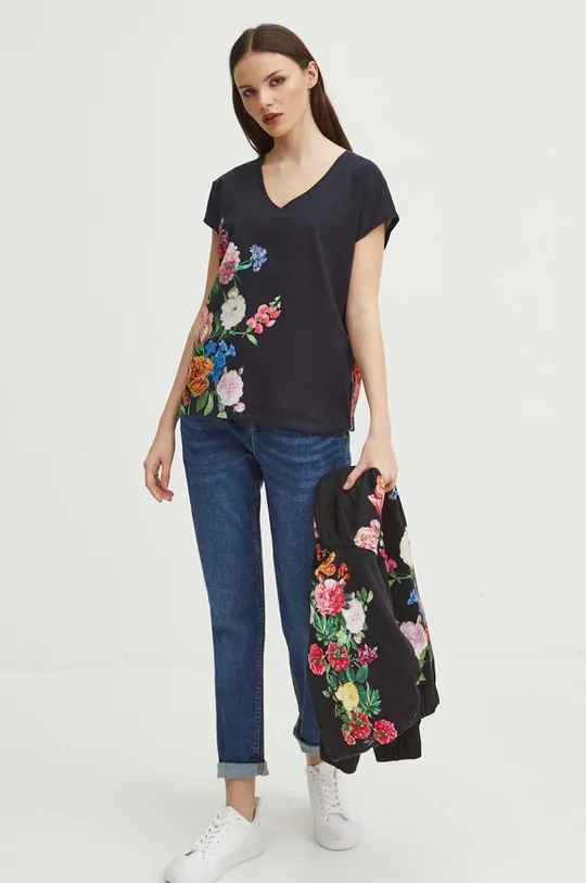 T-shirt bawełniany damski z nadrukiem w kwiaty kolor czarny czarny