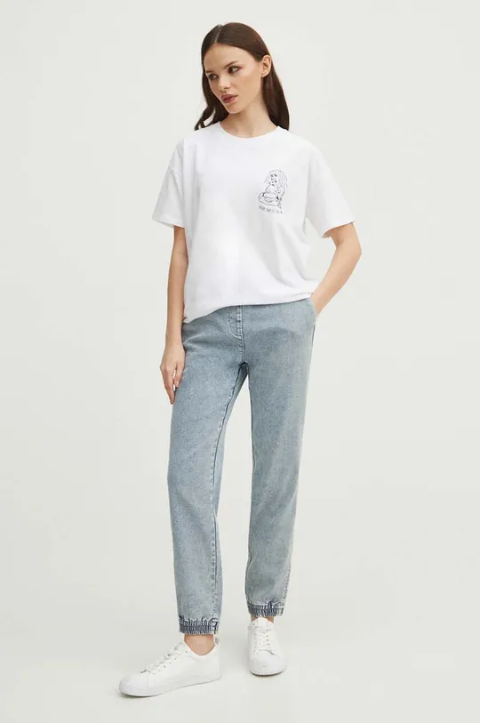 T-shirt bawełniany damski z domieszką elastanu z kolekcji Dzień Kota kolor biały biały