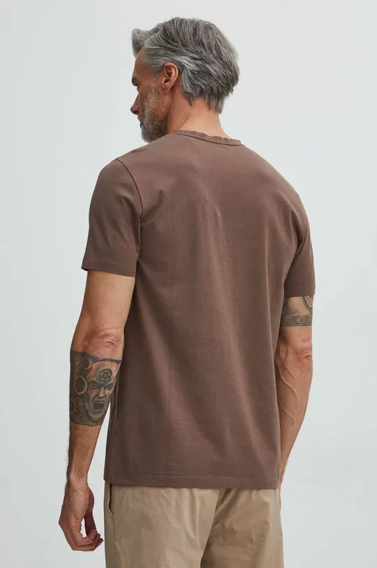 T-shirt bawełniany męski z domieszką elastanu gładki kolor brązowy 95 % Bawełna, 5 % Elastan