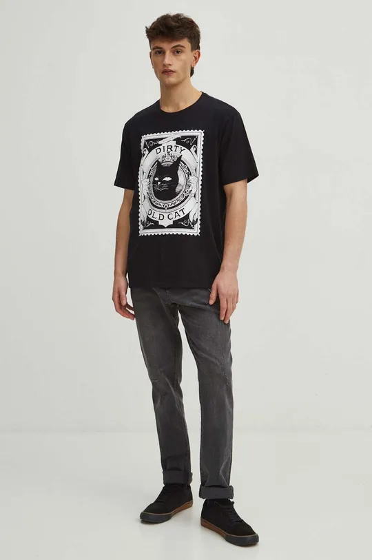 Bavlněné tričko pánské z kolekce Graphics Series černá barva <p>95 % Bavlna, 5 % Elastan</p>