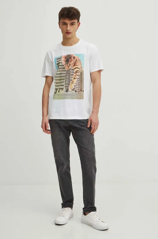 Bavlněné tričko pánské z kolekce Graphics Series bílá barva <p>100 % Bavlna</p>