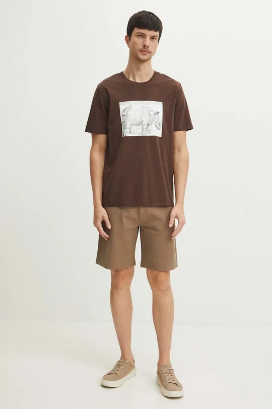 T-shirt bawełniany męski z domieszką elastanu z nadrukiem kolor brązowy brązowy