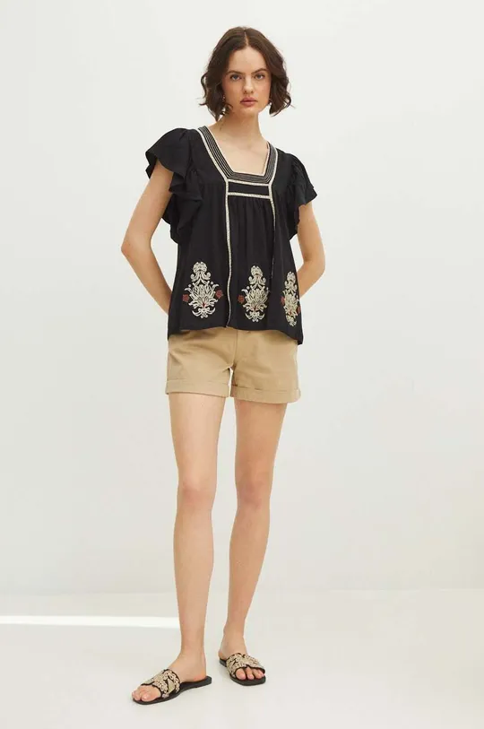 T-shirt bawełniany damski z ozdobnym haftem kolor czarny czarny