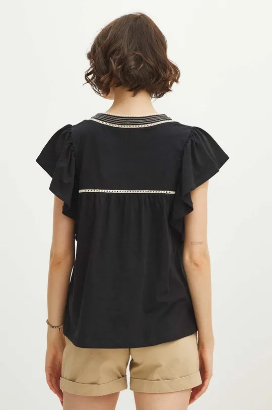 T-shirt bawełniany damski z ozdobnym haftem kolor czarny 100 % Bawełna