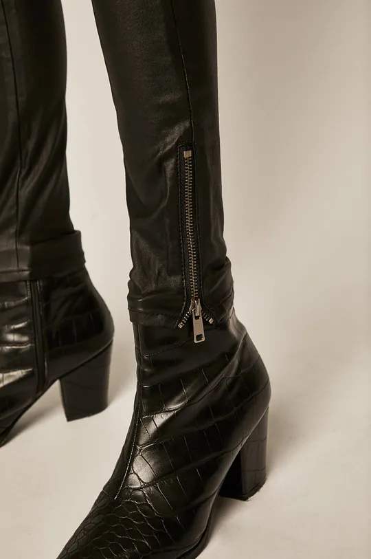 Spodnie damskie z woskowanego materiału czarne Damski
