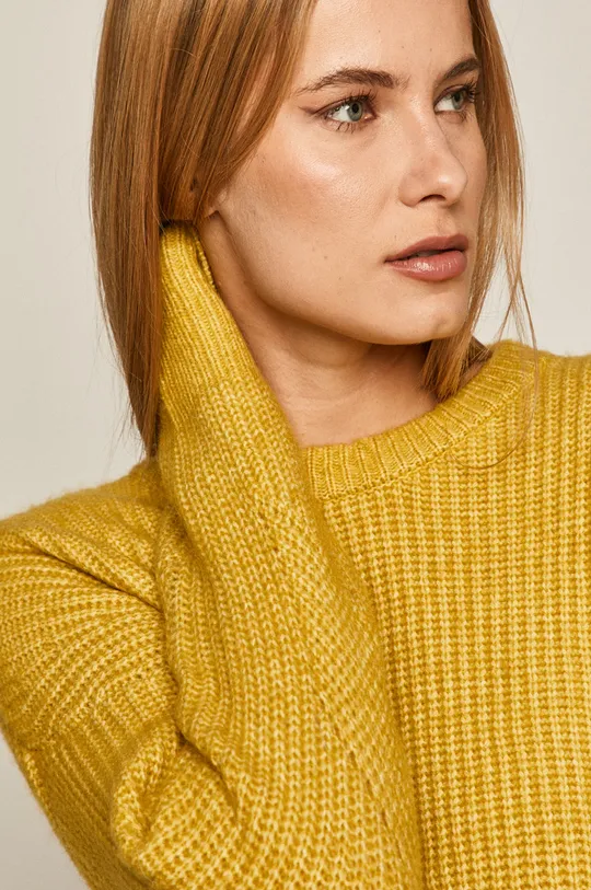 Sweter damski z recyklingowanym poliestrem żółty