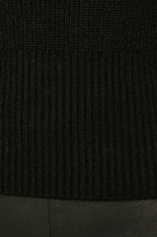 Sweter damski z półgolfem czarny