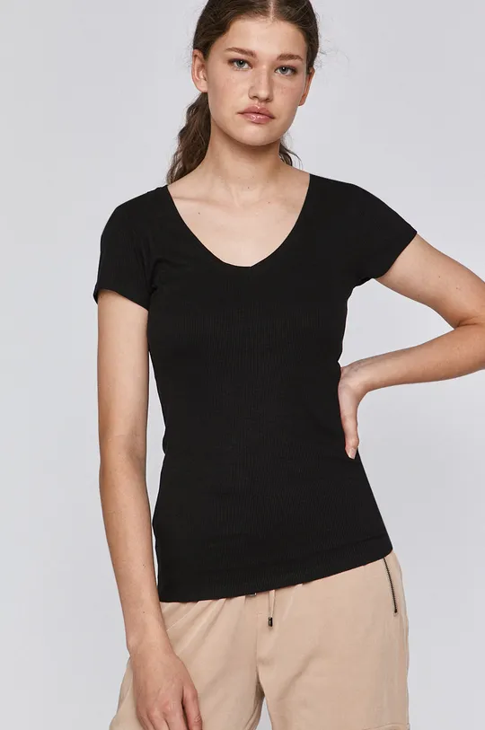 czarny T-shirt damski ze spiczastym dekoltem czarny Damski