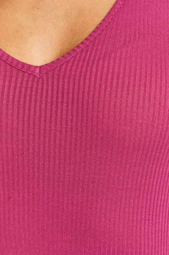 T-shirt damski ze spiczastym dekoltem różowy Damski