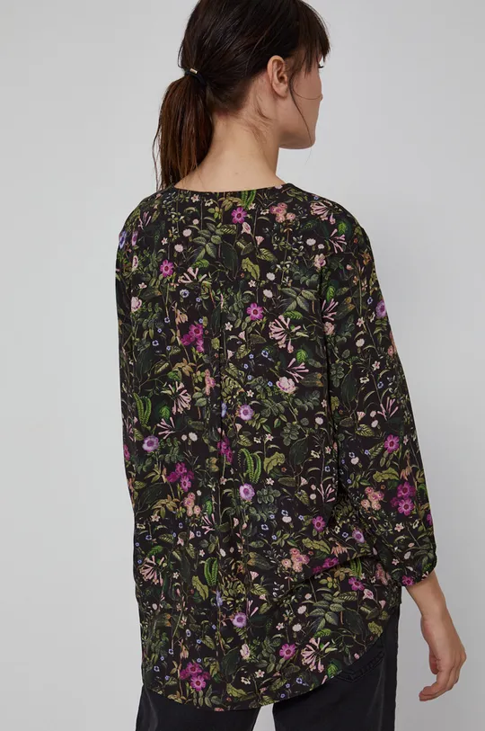 Asymetryczna bluzka damska z dekoltem V w kwiaty 100 % Wiskoza