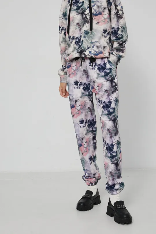 multicolor Spodnie dresowe damskie z wzorzystego materiału Damski