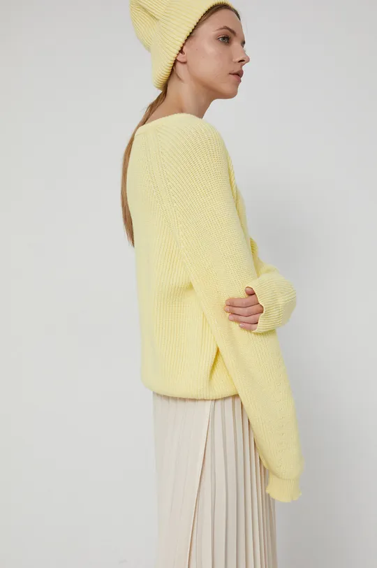 Sweter z gładkiej dzianiny damski żółty Damski