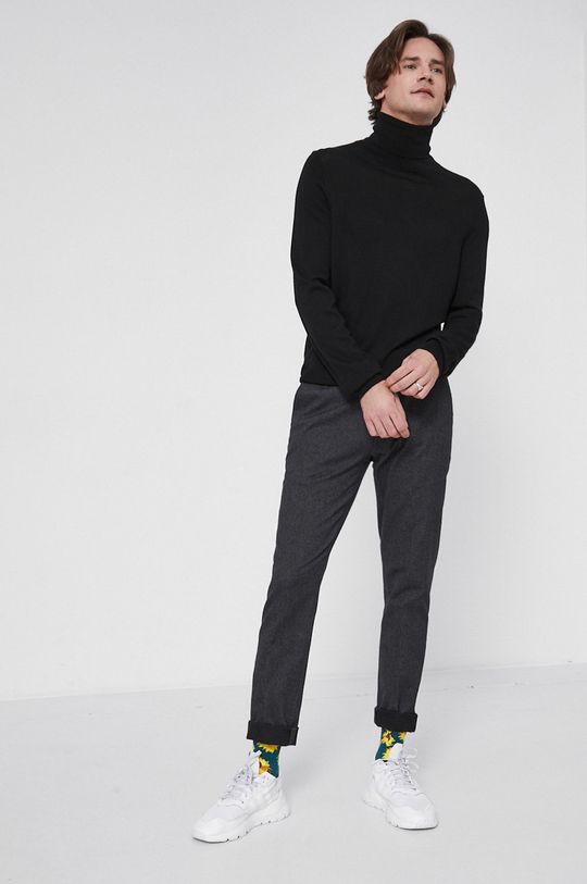 Vlnený sveter pánsky Basic čierna